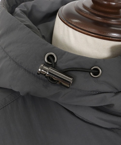 1minute 1second(ワンミニットワンセカンド)の「mcg3722-cursive embroidery hooded vest フーデッドナイロンベスト(1M25F020)(ベスト・メンズ・チャコール/ブラック・XL/L/M/S)」の18枚目の写真