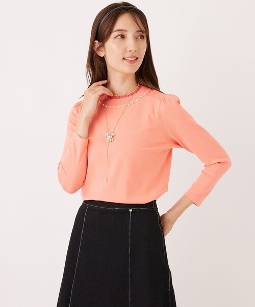 TO BE CHIC(トゥー ビー シック)の「シアーレイヤー プルオーバーニット(ニット/セーター・レディース・ライトブルー/ブラック/オフホワイト/オレンジ・40/42)」の1枚目の写真