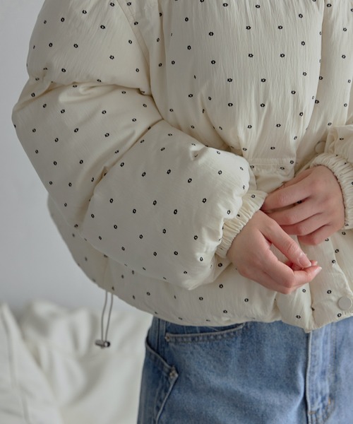 UNE MANSION（ユヌマンション）の「ハイネックペディンラブリーフラワーパターンシュートペディン中綿アウター（ダウンジャケット/コート・レディース・ベージュ/グレー/アイボリー/ブラック・FREE）」の13枚目の写真