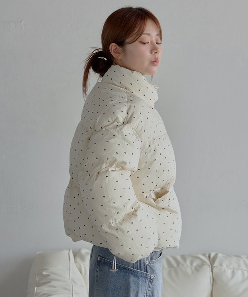 UNE MANSION（ユヌマンション）の「ハイネックペディンラブリーフラワーパターンシュートペディン中綿アウター（ダウンジャケット/コート・レディース・ベージュ/グレー/アイボリー/ブラック・FREE）」の14枚目の写真