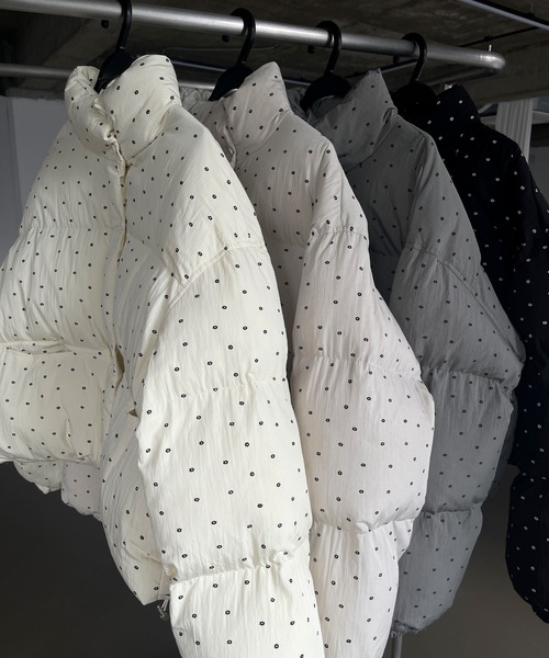 UNE MANSION（ユヌマンション）の「ハイネックペディンラブリーフラワーパターンシュートペディン中綿アウター（ダウンジャケット/コート・レディース・ベージュ/グレー/アイボリー/ブラック・FREE）」の5枚目の写真