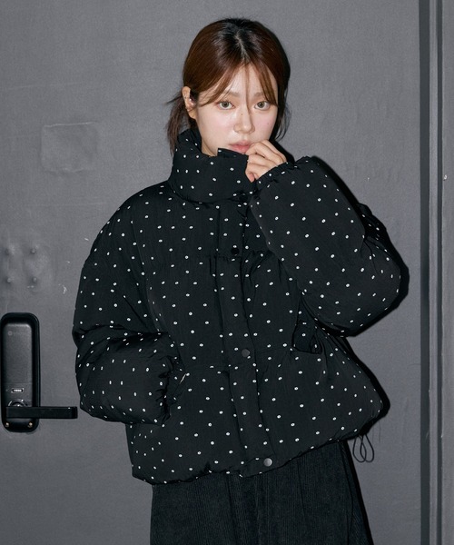 UNE MANSION（ユヌマンション）の「ハイネックペディンラブリーフラワーパターンシュートペディン中綿アウター（ダウンジャケット/コート・レディース・ベージュ/グレー/アイボリー/ブラック・FREE）」の6枚目の写真