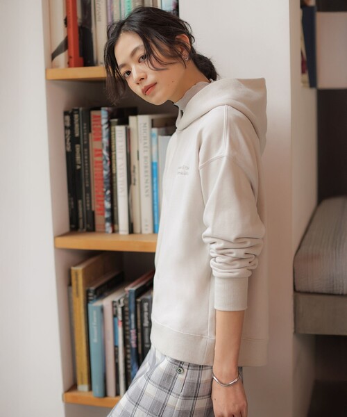 J.PRESS Ladies(J.プレス レディス)の「【WEB限定】ロゴ裏毛 パーカー(パーカー・レディース・ふじ色系/サックスブルー系/ベージュ系/ネイビー系/グレー系・SMALL)」の19枚目の写真