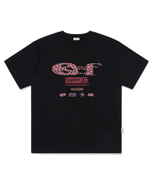 ESCAPEFROM(エスケープフロム)の「ピンクレオパード ESCFロゴコラージュプリントオーバーサイズ半袖Tシャツ ブラック(Tシャツ/カットソー・レディース・その他・SMALL/MEDIUM/LARGE)」の5枚目の写真