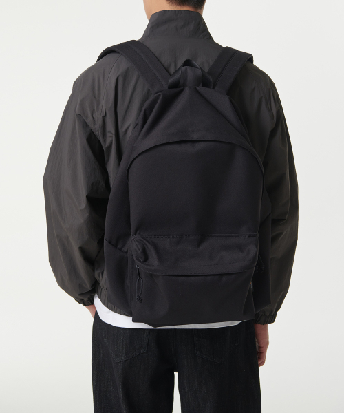 MUSINSA STANDARD（ムシンサスタンダード）の「コーデュラビッグサイズルーズバックパック[ブラック]（バックパック/リュック・レディース・その他・FREE）」の4枚目の写真