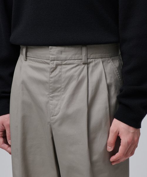 MUSINSA STANDARD（ムシンサスタンダード）の「セミバルーンベルト付きチノパンツ [ダスティベージュ]（その他パンツ・メンズ・その他・40/38/42/36/34/32/30/31/33/26/27/28/29）」の5枚目の写真