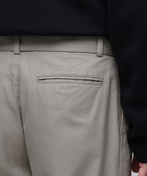 MUSINSA STANDARD（ムシンサスタンダード）の「セミバルーンベルト付きチノパンツ [ダスティベージュ]（その他パンツ・メンズ・その他・40/38/42/36/34/32/30/31/33/26/27/28/29）」の9枚目の写真