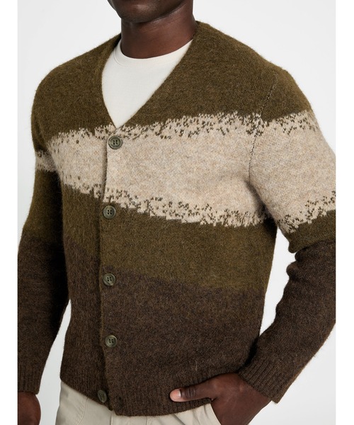 Guess(ゲス)の「Long Sleeves V-neck Jacquard Kane Cardigan カーディガン(カーディガン/ボレロ・メンズ・カーキ・MEDIUM/SMALL/LARGE/X-LARGE)」の7枚目の写真