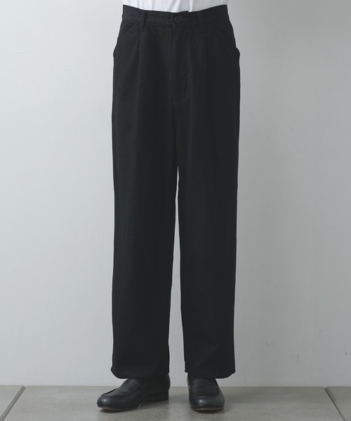STILL BY HAND（スティルバイハンド）の「【STILL BY HAND】12oz denim 1 tuck pants（デニムパンツ・メンズ・ダークネイビー/ブラック・44/46）」の2枚目の写真
