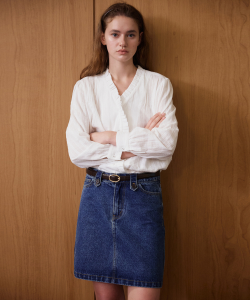 HANE(ハネ)の「クラシックデニムミディスカート_ミドルブルー(スカート・レディース・その他・SMALL/MEDIUM)」の1枚目の写真