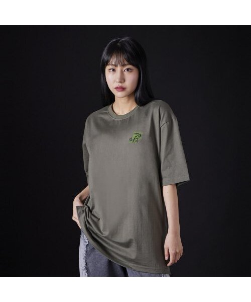ASTRAL PROJECTION（アストラルプロジェクション）の「[オーバーサイズ]グラフィティ13番手綿ラウンドネック半袖Tシャツ_カーキ（Tシャツ/カットソー・メンズ・その他・MEDIUM/LARGE/X-LARGE/XX-LARGE）」の4枚目の写真