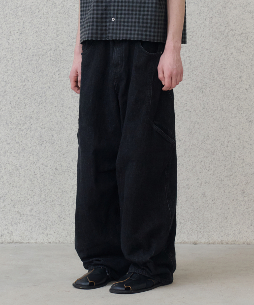 NOUN(ノウン)の「side line cargo denim pants (black)(デニムパンツ・メンズ・その他・1/0/2)」の1枚目の写真