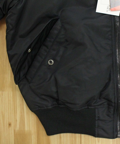 AVIREX(アヴィレックス)の「MA-1 SIGNATURE BIG LOGO(MA-1・メンズ・セージグリーン/ブラック・XXL/XL/L/M)」の12枚目の写真