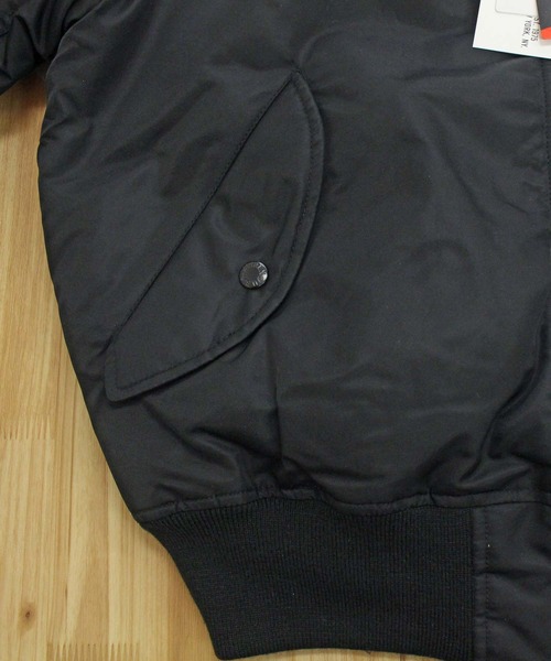 AVIREX(アヴィレックス)の「MA-1 SIGNATURE BIG LOGO(MA-1・メンズ・セージグリーン/ブラック・XXL/XL/L/M)」の13枚目の写真