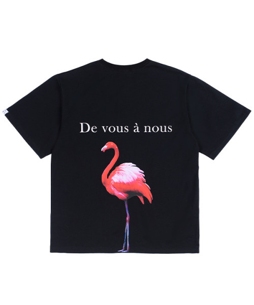 DVAN(ドゥヴァン)の「レッドフラミンゴグラフィックTシャツブラック(Tシャツ/カットソー・レディース・その他・1/2)」の1枚目の写真