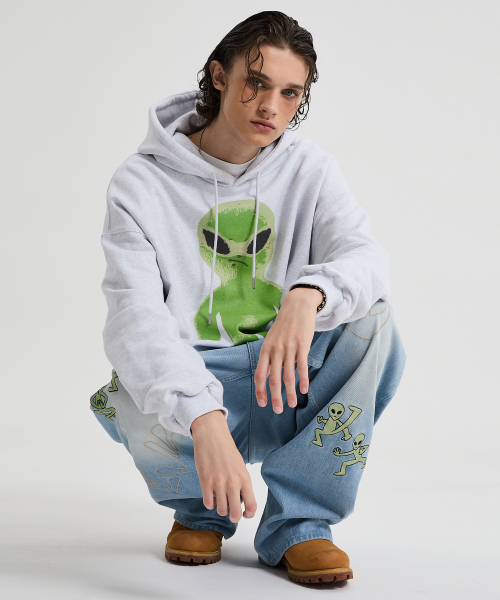 HOODHOOD（フッドフッド）の「エイリアングラフィックオーバーサイズフードパーカー メランジホワイト（パーカー・レディース・その他・1/2）」の4枚目の写真