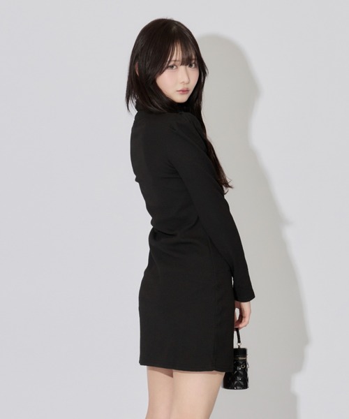 ALLuRing ChaRm(アリュリングチャーム)の「Cutout Pleated Mini Dress / カットアウトプリーツミニワンピース(ワンピース・レディース・ブラック・FREE)」の4枚目の写真