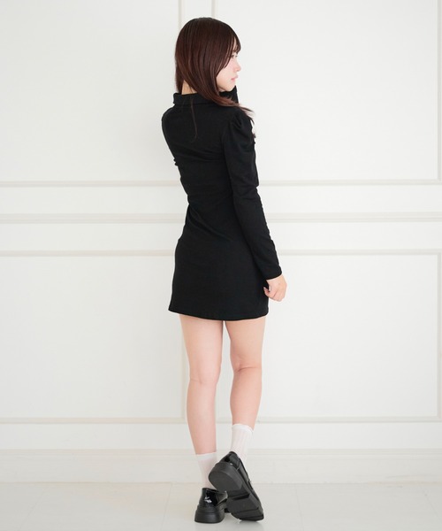 ALLuRing ChaRm(アリュリングチャーム)の「Cutout Pleated Mini Dress / カットアウトプリーツミニワンピース(ワンピース・レディース・ブラック・FREE)」の17枚目の写真