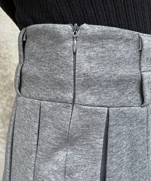 ROGER AND RAW(ロジャーアンドロウ)の「インパン付ミニプリーツスカート(スカート・レディース・グレー/ブラック・SMALL/MEDIUM)」の14枚目の写真