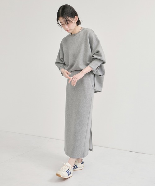 le cercle ADAM ET ROPE'(ルセルクルアダムエロペ)の「フォルムワイドプルオーバー/セットアップ対応(Tシャツ/カットソー・レディース・サックスブルー/ブラック/ライトグレー・FREE)」の16枚目の写真