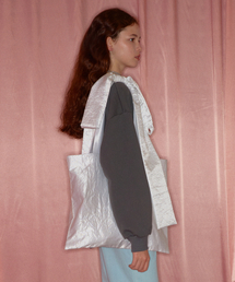 DEWEDEWE（デュイデュイ）の「シャイニングショルダーバッグ（ショルダーバッグ）」