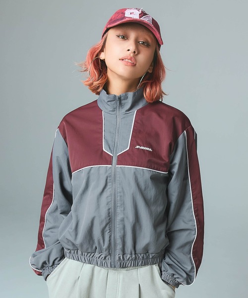 X-girl（エックスガール）の「FACE LABEL TRACK JACKET（ナイロンジャケット・レディース・グレー/ブラック/ホワイト・S/M）」の4枚目の写真