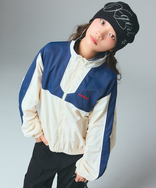 X-girl（エックスガール）の「FACE LABEL TRACK JACKET（ナイロンジャケット・レディース・グレー/ブラック/ホワイト・S/M）」の22枚目の写真
