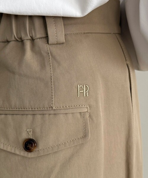 fredy emue（フレディエミュ）の「チノタックパンツ（チノパンツ・レディース・ベージュ/ブラウン・38/36/34）」の17枚目の写真