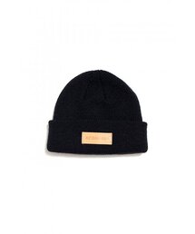 APOSTROPHE COMMA（アポストロフィコンマ）の「ACOMMA レザー パッチ ショート ビーニー(ブラック)（ニットキャップ/ビーニー）」