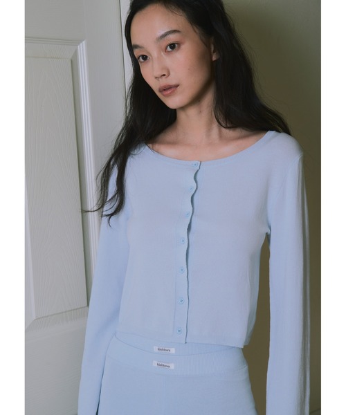 kiehtova(キエトヴァ)の「【kiehtova】SOFT TOUCH KNIT CARDIGAN/ソフトタッチニットカーディガン(カーディガン/ボレロ・レディース・ダークグレー/スカイブルー/ベージュ・FREE)」の4枚目の写真