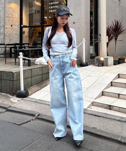 one after another NICE CLAUP(ワンアフターアナザーナイスクラップ)の「プレート付きカットソー(Tシャツ/カットソー・レディース・杢グレー/オフホワイト/サックスブルー/ブラック・FREE)」の14枚目の写真