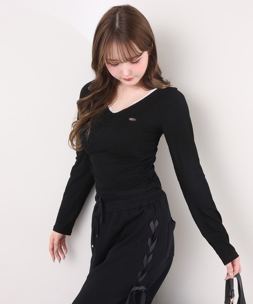 one after another NICE CLAUP(ワンアフターアナザーナイスクラップ)の「プレート付きカットソー(Tシャツ/カットソー・レディース・杢グレー/オフホワイト/サックスブルー/ブラック・FREE)」の6枚目の写真