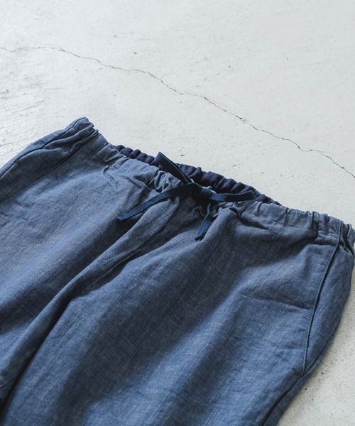 quadro（クオドロ）の「グレイッシュネイビーストレッチデニムイージーパンツ（デニムパンツ・メンズ・ネイビー・MEDIUM）」の18枚目の写真