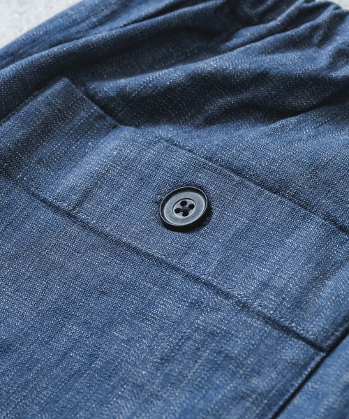 quadro（クオドロ）の「グレイッシュネイビーストレッチデニムイージーパンツ（デニムパンツ・メンズ・ネイビー・MEDIUM）」の12枚目の写真