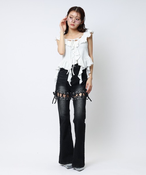 SPIRALGIRL（スパイラルガール）の「レースアップサイドカットフレアパンツ（デニムパンツ・レディース・ブラック/ブルー・SMALL/MEDIUM）」の4枚目の写真