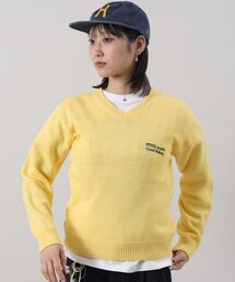 FFEIN（フェイン）の「【FFEIN（フェイン）】ワンポイントロゴVネックニット/  ニット Vネック 刺繍 ワンポイント 長袖 【短丈】（ニット/セーター）」