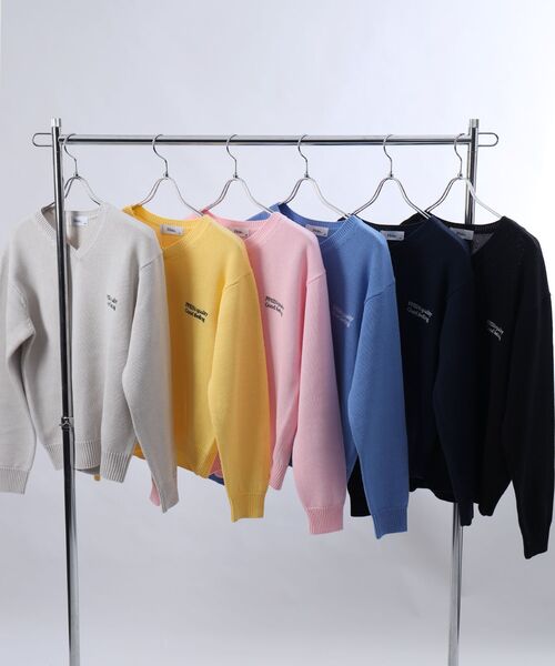 FFEIN(フェイン)の「【FFEIN(フェイン)】ワンポイントロゴVネックニット/ 刺繍 ワンポイント 長袖 綿ニット【短丈】(ニット/セーター・メンズ・ネイビー/イエロー/ブラック/ブルー/ピンク/アイボリー・SMALL/LARGE/MEDIUM)」の7枚目の写真