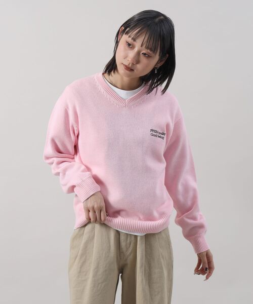 FFEIN(フェイン)の「【FFEIN(フェイン)】ワンポイントロゴVネックニット/ 刺繍 ワンポイント 長袖 綿ニット【短丈】(ニット/セーター・メンズ・ネイビー/イエロー/ブラック/ブルー/ピンク/アイボリー・SMALL/LARGE/MEDIUM)」の16枚目の写真