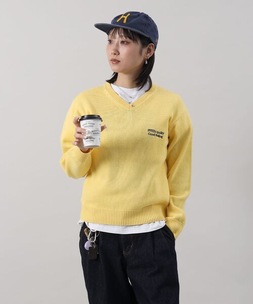 FFEIN(フェイン)の「【FFEIN(フェイン)】ワンポイントロゴVネックニット/ 刺繍 ワンポイント 長袖 綿ニット【短丈】(ニット/セーター・メンズ・ネイビー/イエロー/ブラック/ブルー/ピンク/アイボリー・SMALL/LARGE/MEDIUM)」の21枚目の写真