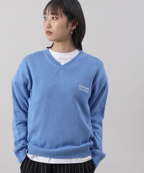 FFEIN(フェイン)の「【FFEIN(フェイン)】ワンポイントロゴVネックニット/ 刺繍 ワンポイント 長袖 綿ニット【短丈】(ニット/セーター・メンズ・ネイビー/イエロー/ブラック/ブルー/ピンク/アイボリー・SMALL/LARGE/MEDIUM)」の22枚目の写真