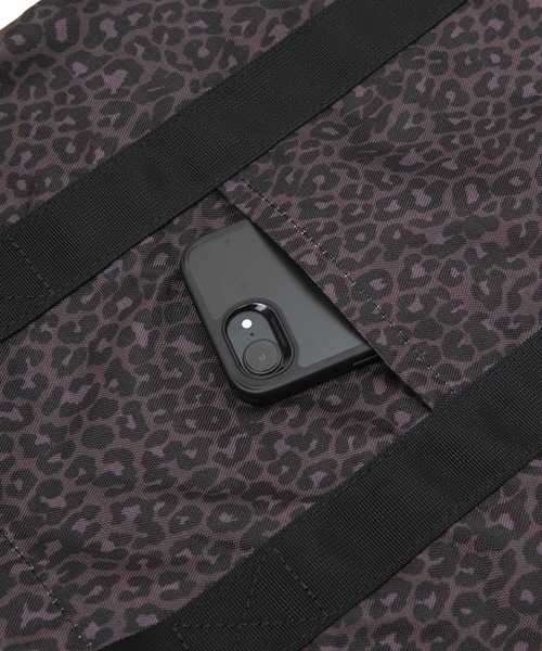 Drifter（ドリフター）の「LUNE TOTE／ルーントート（ショルダーバッグ・レディース・パープル/ブラック/ピーコックグリーン系/ブラック系その他・FREE）」の12枚目の写真