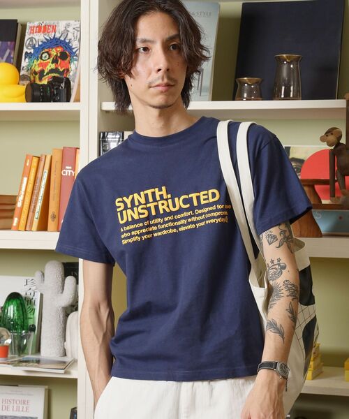 FFEIN(フェイン)の「【FFEIN(フェイン)】パッケージ発泡ロゴTシャツ / Tシャツ クルーネック 半袖 プリント 発砲ロゴ【短丈】(Tシャツ/カットソー・メンズ・ライトブルー/アッシュグレー/ネイビー/ホワイト・SMALL/LARGE/MEDIUM)」の4枚目の写真