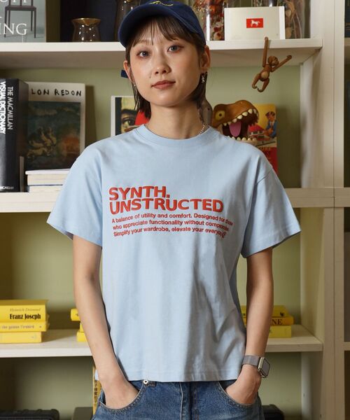 FFEIN(フェイン)の「【FFEIN(フェイン)】パッケージ発泡ロゴTシャツ / Tシャツ クルーネック 半袖 プリント 発砲ロゴ【短丈】(Tシャツ/カットソー・メンズ・ライトブルー/アッシュグレー/ネイビー/ホワイト・SMALL/LARGE/MEDIUM)」の3枚目の写真