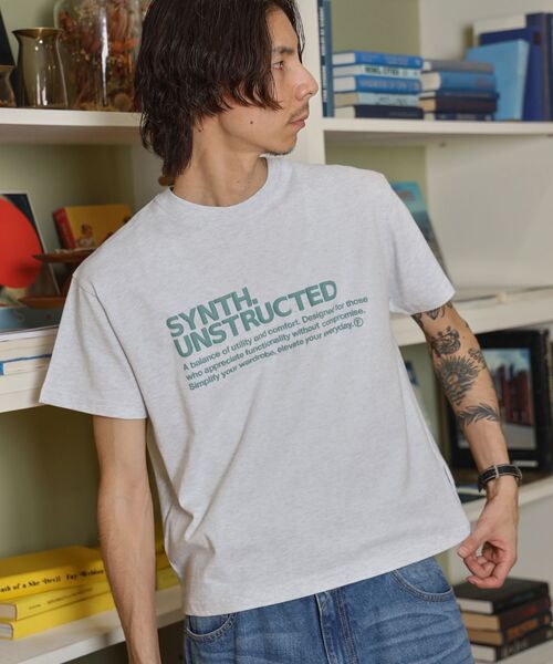 FFEIN(フェイン)の「【FFEIN(フェイン)】パッケージ発泡ロゴTシャツ / Tシャツ クルーネック 半袖 プリント 発砲ロゴ【短丈】(Tシャツ/カットソー・メンズ・ライトブルー/アッシュグレー/ネイビー/ホワイト・SMALL/LARGE/MEDIUM)」の10枚目の写真
