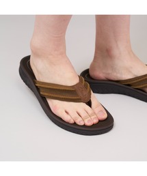 Clarks（クラークス）の「Wesley Surf / ウェスリーサーフ (ビーズワックス)（サンダル）」