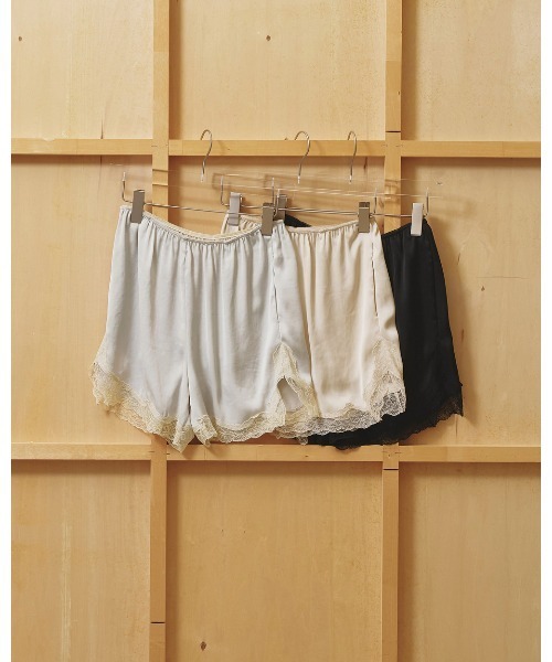 TODAYFUL(トゥデイフル)の「Satin Lace Halfpants(その他パンツ・レディース・ミント/ブラック/アイボリー・38inch/36inch)」の21枚目の写真