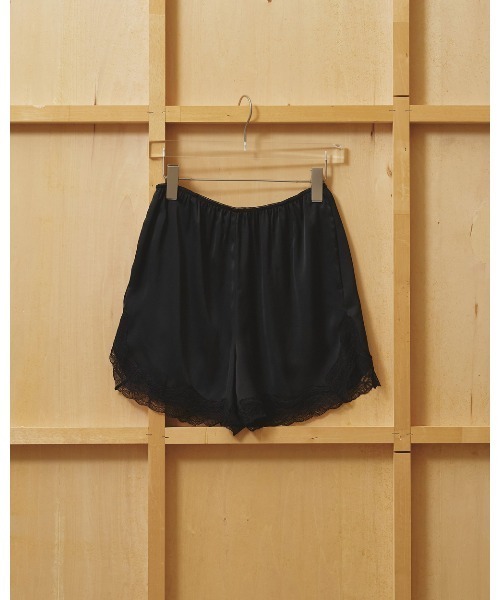 TODAYFUL(トゥデイフル)の「Satin Lace Halfpants(その他パンツ・レディース・ミント/ブラック/アイボリー・38inch/36inch)」の6枚目の写真