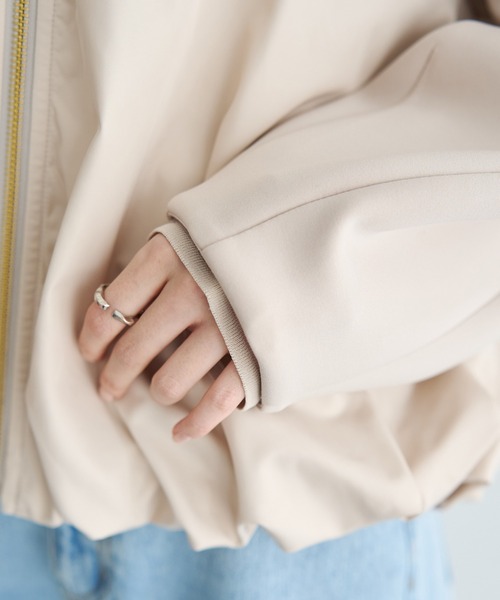 YECCA VECCA（イェッカヴェッカ）の「異素材MIXバルーンブルゾン（ブルゾン・レディース・ネイビー/ライトベージュ・FREE）」の7枚目の写真