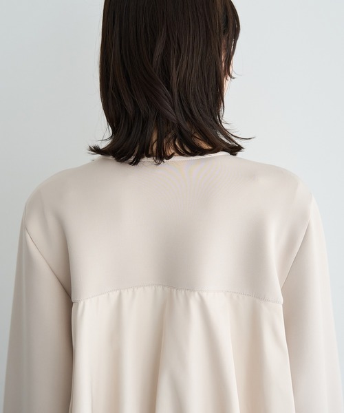 YECCA VECCA（イェッカヴェッカ）の「異素材MIXバルーンブルゾン（ブルゾン・レディース・ネイビー/ライトベージュ・FREE）」の8枚目の写真