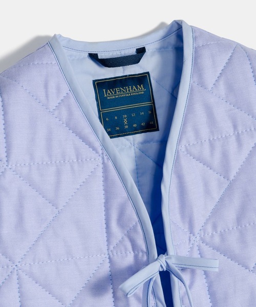 LAVENHAM（ラベンハム）の「Front Bow Gilet Womens / フロント ボウ ジレ ウィメンズ（ベスト・レディース・ライトブルー/ベージュ・8/10/12）」の16枚目の写真